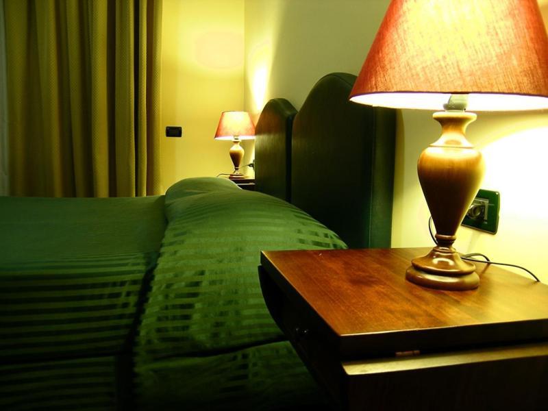 Relax Style House Central Rooms Pescara Exterior foto