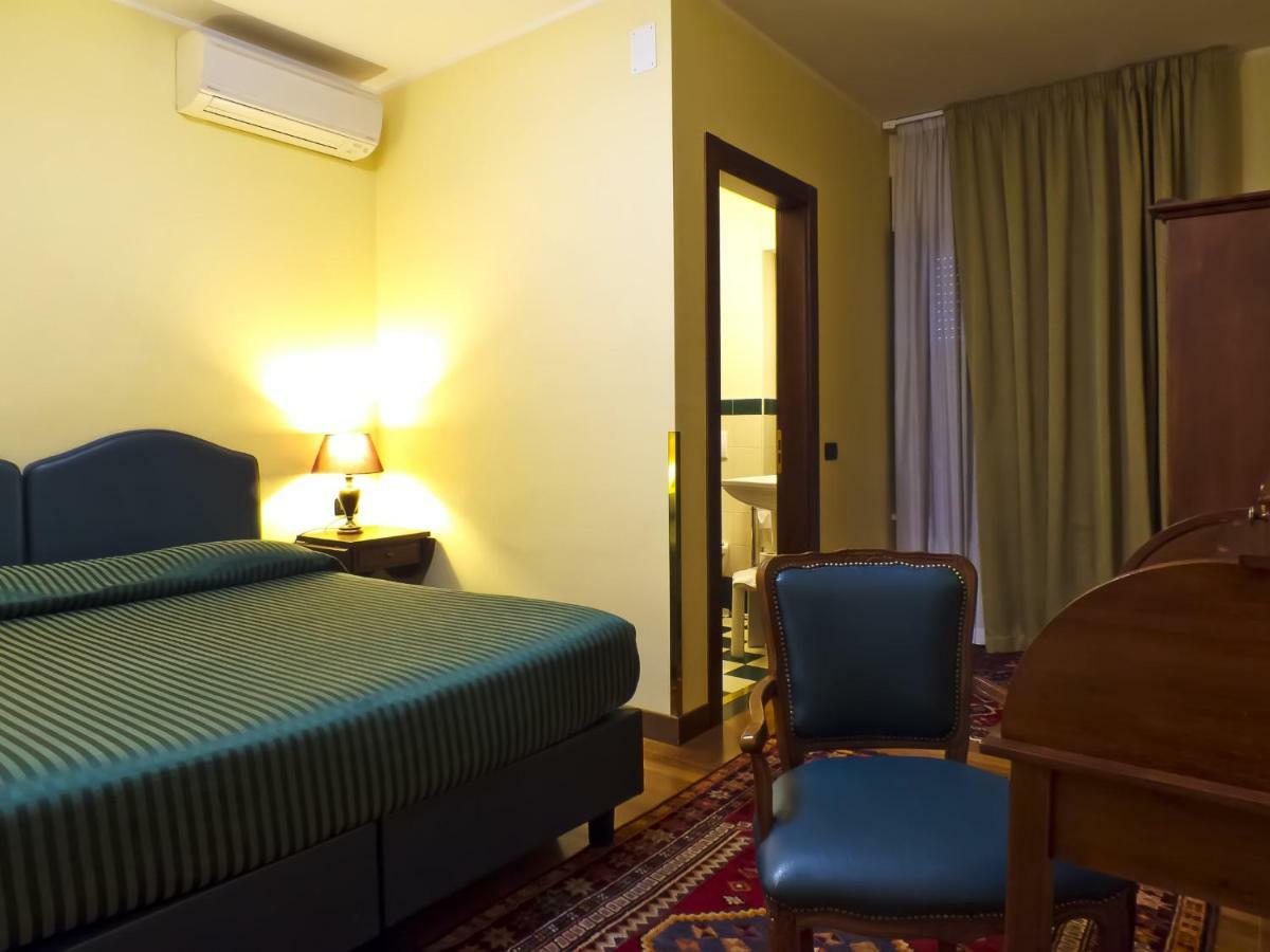 Relax Style House Central Rooms Pescara Exterior foto